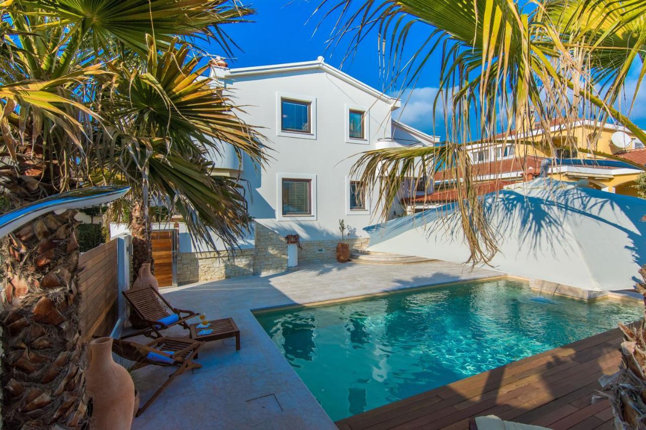 Apartments "Villa Antisin" With Heated Pool Zadar Exteriör bild