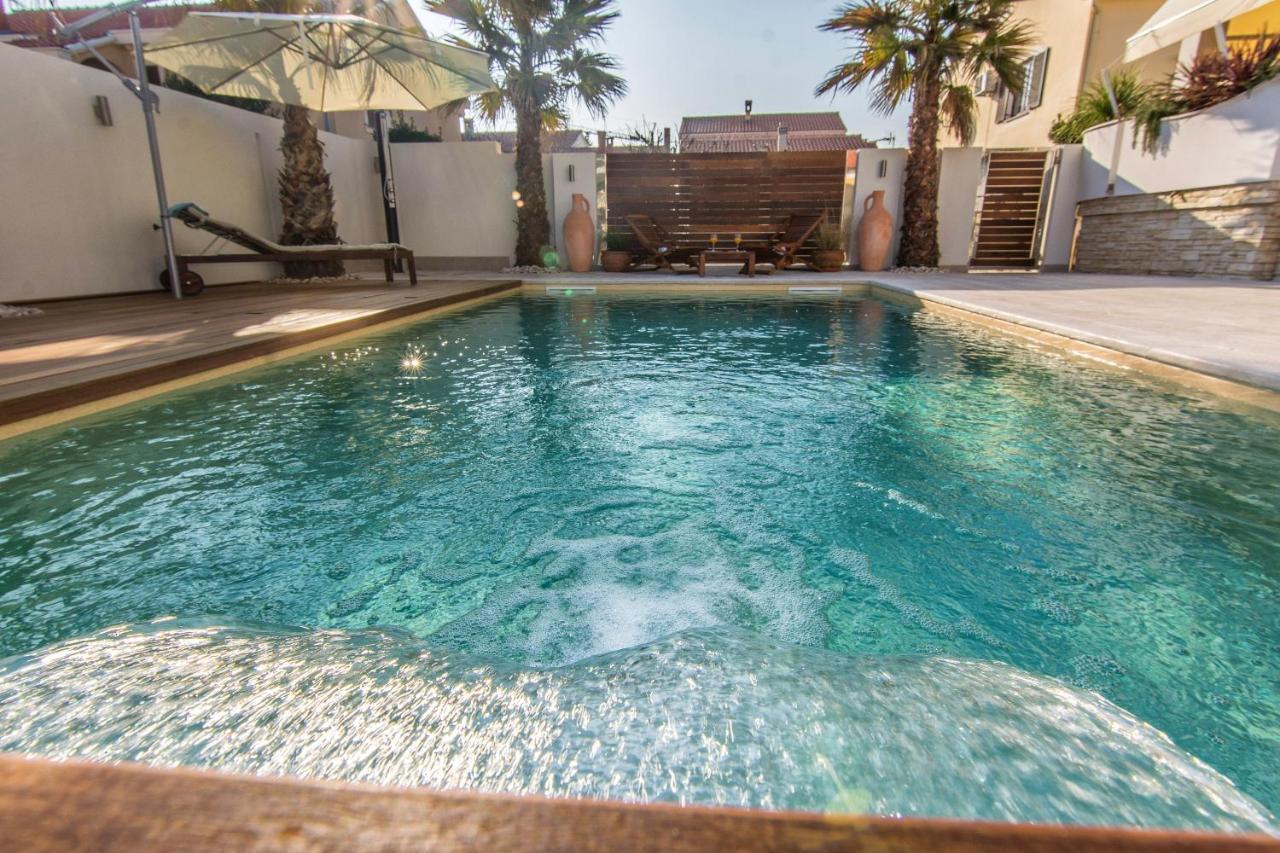 Apartments "Villa Antisin" With Heated Pool Zadar Exteriör bild