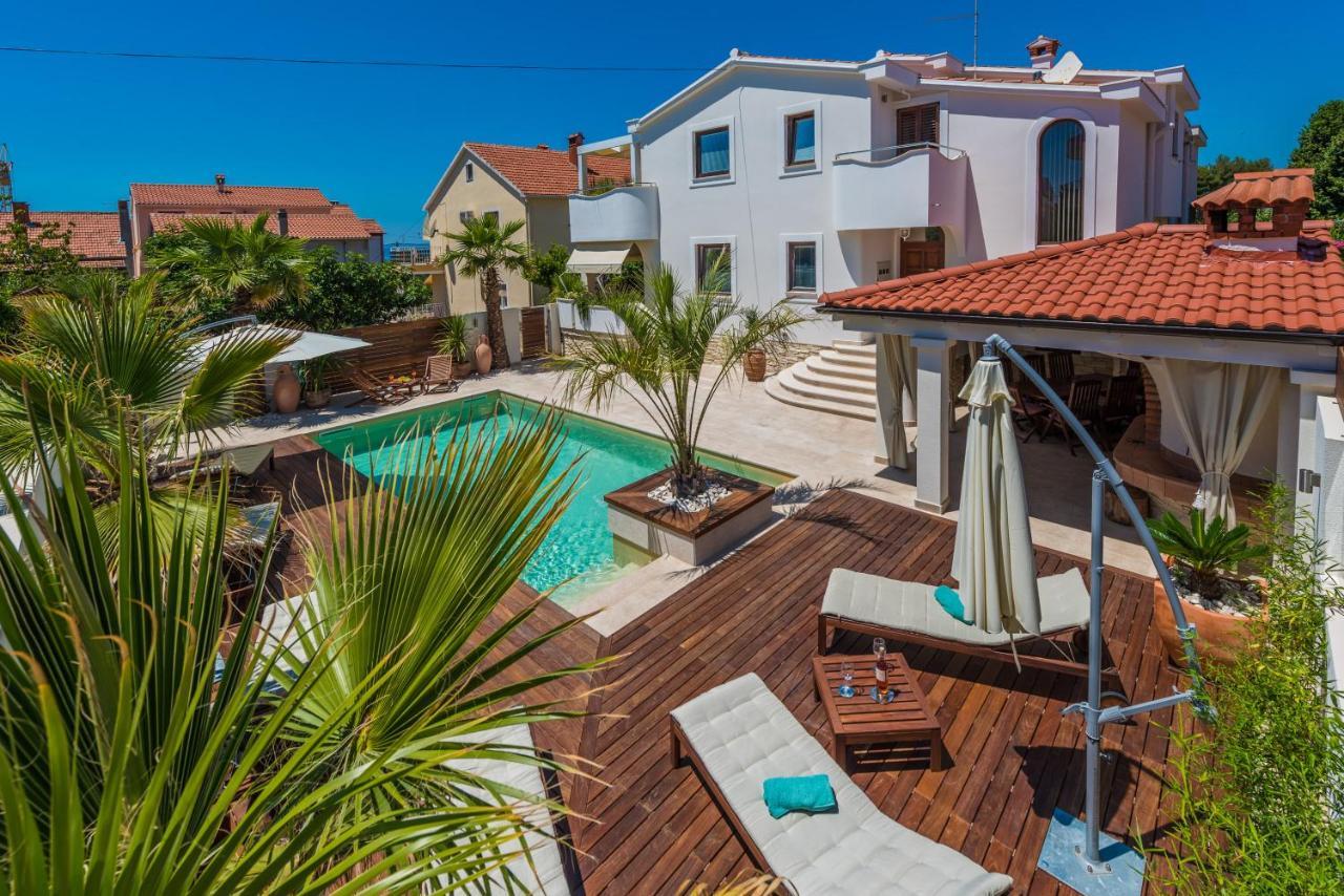 Apartments "Villa Antisin" With Heated Pool Zadar Exteriör bild