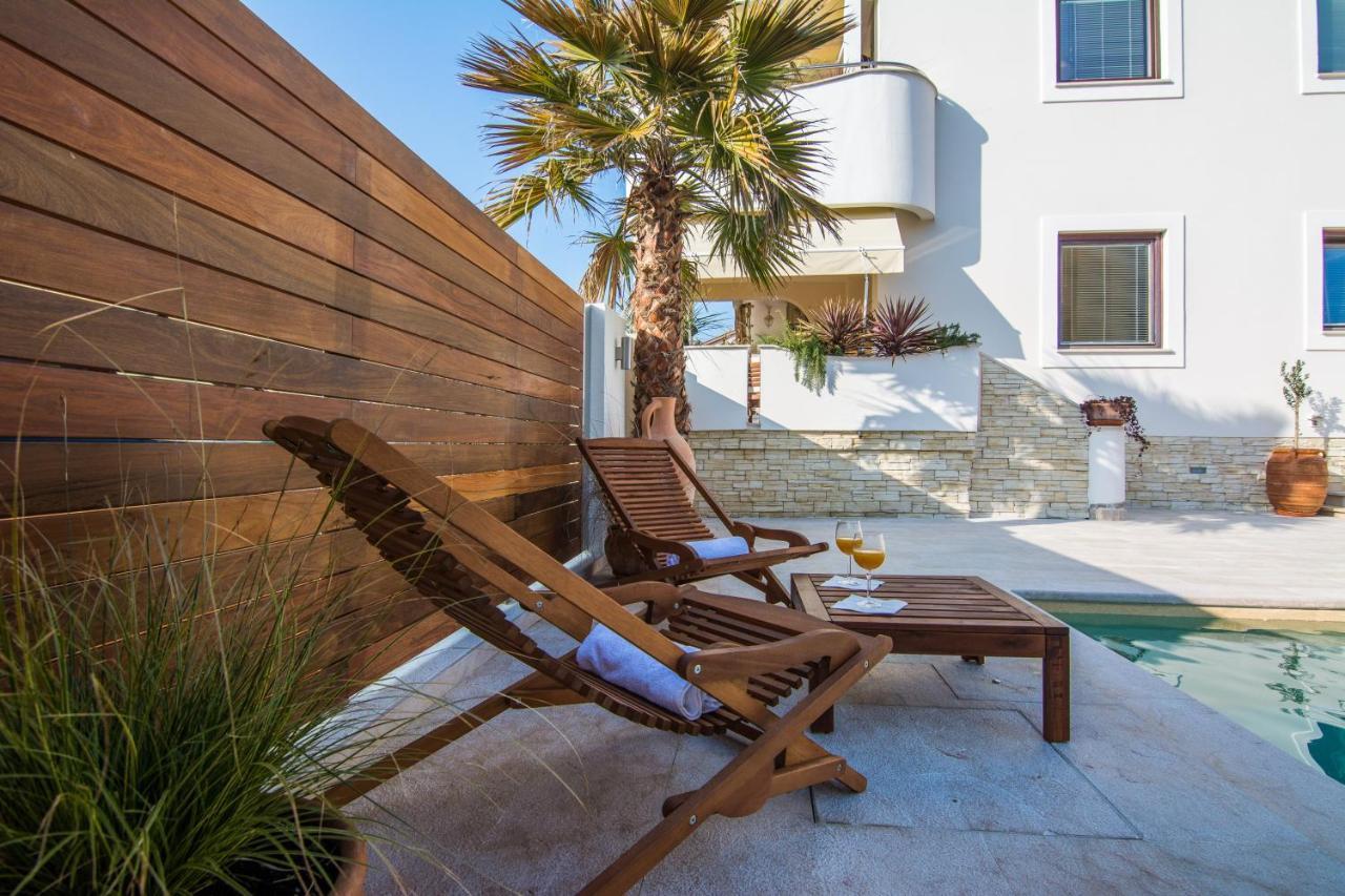 Apartments "Villa Antisin" With Heated Pool Zadar Exteriör bild