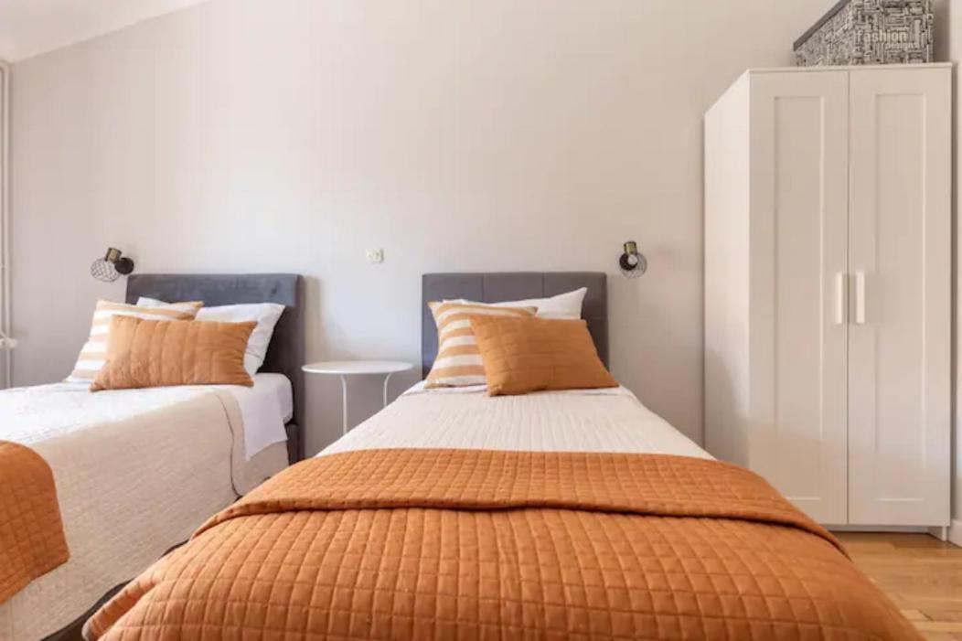 Apartments "Villa Antisin" With Heated Pool Zadar Exteriör bild