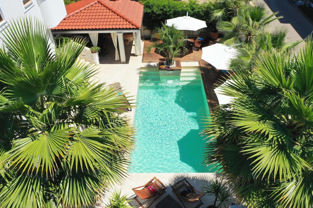 Apartments "Villa Antisin" With Heated Pool Zadar Exteriör bild