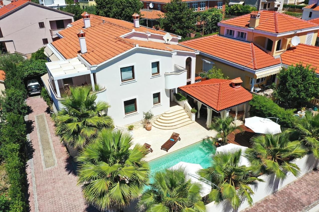 Apartments "Villa Antisin" With Heated Pool Zadar Exteriör bild