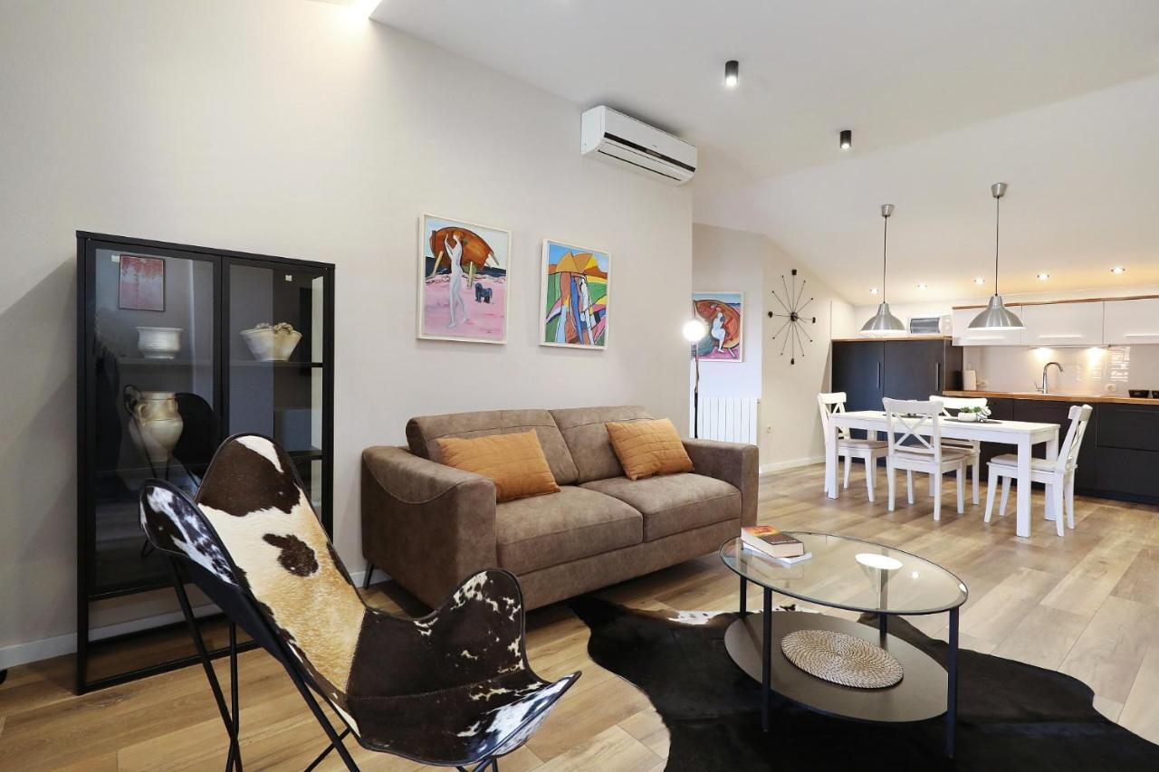 Apartments "Villa Antisin" With Heated Pool Zadar Exteriör bild