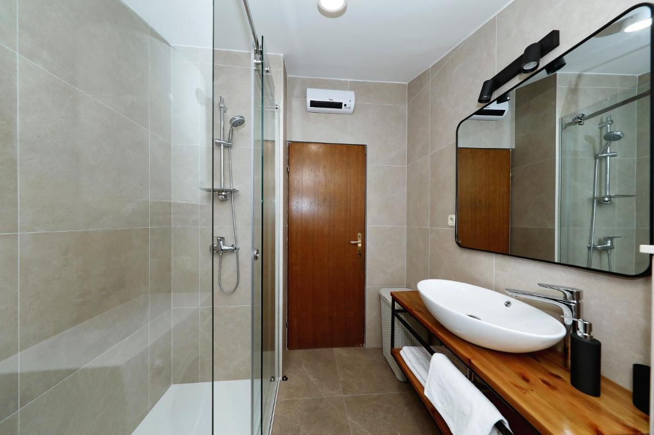 Apartments "Villa Antisin" With Heated Pool Zadar Exteriör bild