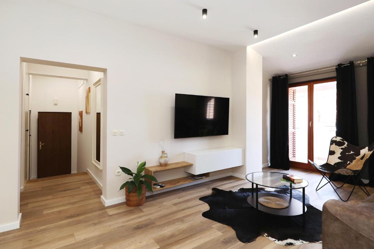 Apartments "Villa Antisin" With Heated Pool Zadar Exteriör bild